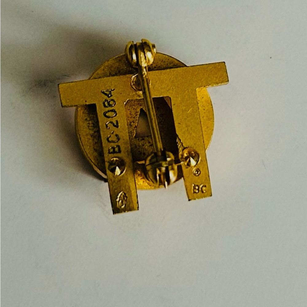 Alpha Omicron Pi Gold Tone Brooch with Red Ruby Vintage 1980’s - Picture 8 of 10